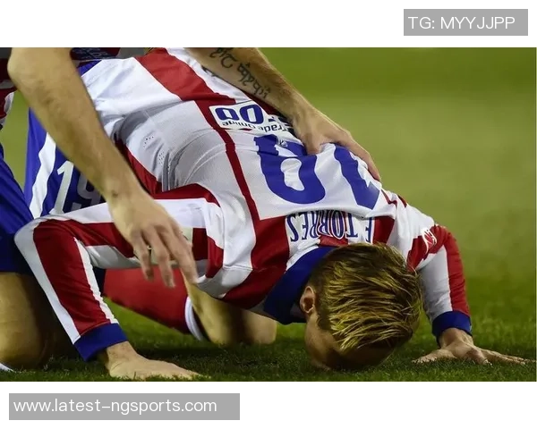 足球荣耀时刻球队奋勇争先成功夺冠的背后故事与精彩瞬间